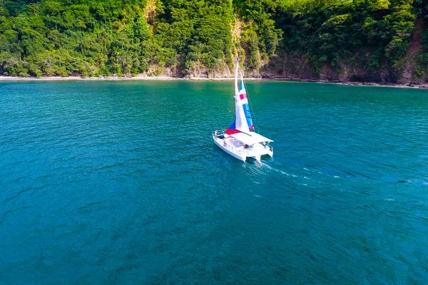 catamaran jaco
